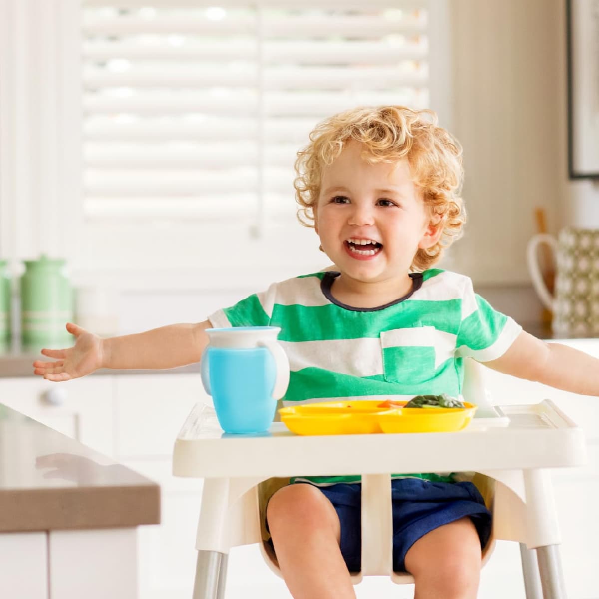 Munchkin Miracle 360 Sippy Cup | Trainer Toddler BPA Free Baby & Toddler Cups w.Handles | Non Spill | Dishwasher Safe Baby | Leakproof | 6+ Months| 7oz/207ml | 2 Pack | Blue/Green — view 7