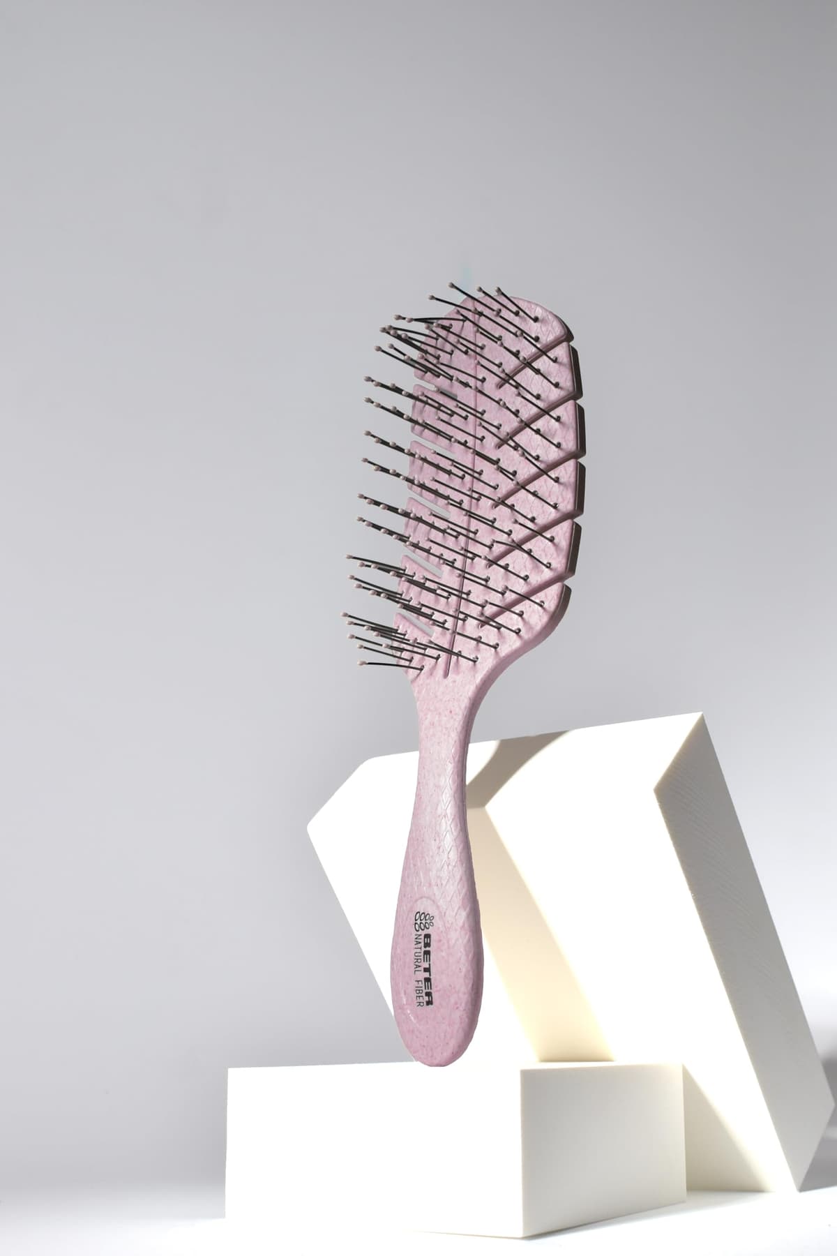 Beter - Cepillo de pelo esqueleto antitirones Natural Fiber hecho a base de fibras de trigo, Cepillo Desenredante Antienredos y Antirotura, Peinado suave y sin tirones, Para todo tipo de cabellos — view 3