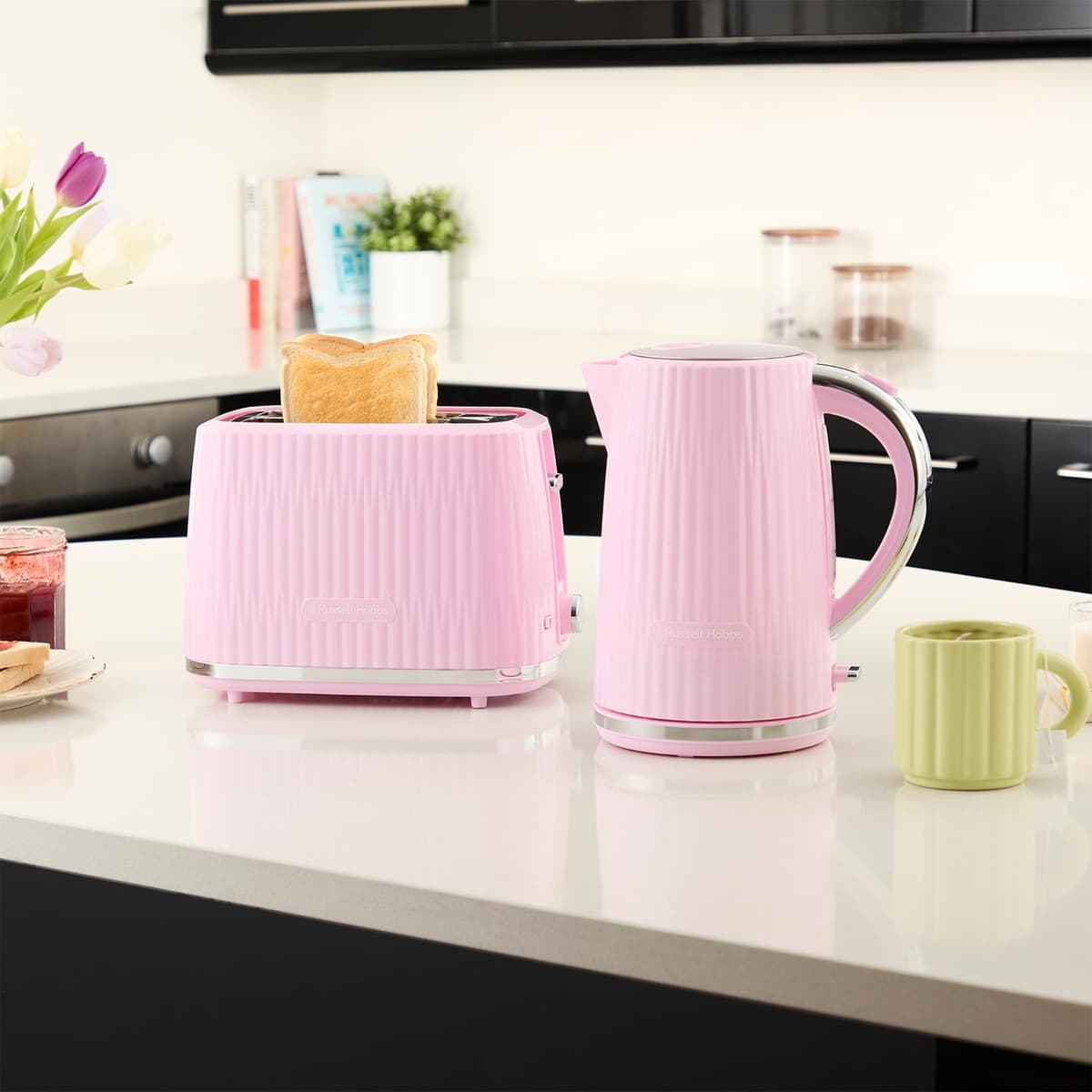Russell Hobbs Eden 2 Slice Toaster (6 Browning Settings, High Lift Feature, Frozen, reheat, Cancel Functions, Removable Crumb Tray, 800W, Raspberry) 27372 — view 2