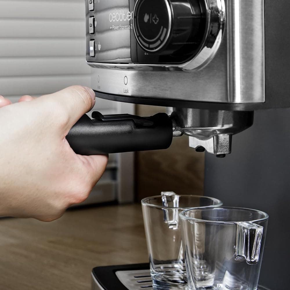 Cecotec Cafetera Express Manual Power Espresso 20. 850W, Presión 20 Bares, Depósito de 1,6L, Brazo Doble Salida, Vaporizador, Superficie Calientatazas, Acabados en Acero Inoxidable — view 2