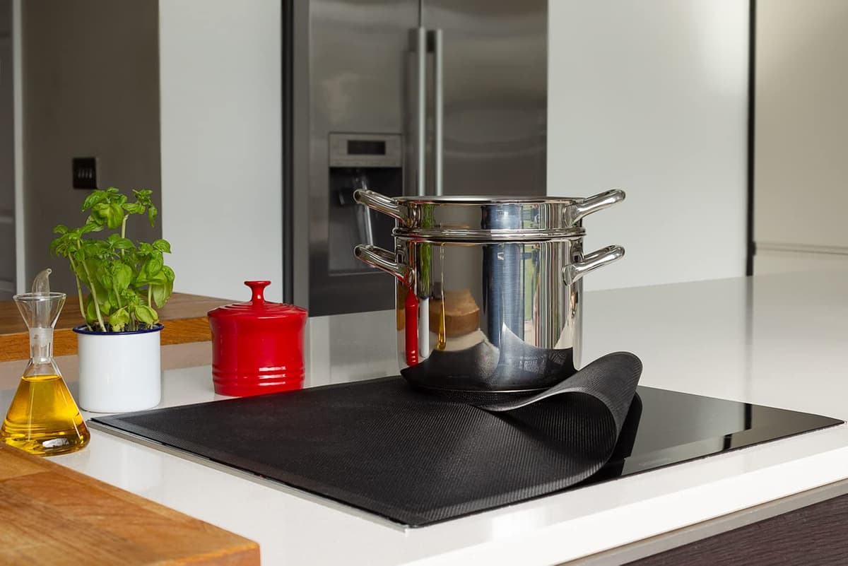 Bake-O-Glide Induction Hob Protector, EDGED - Large (780 x 520mm), Black — view 3