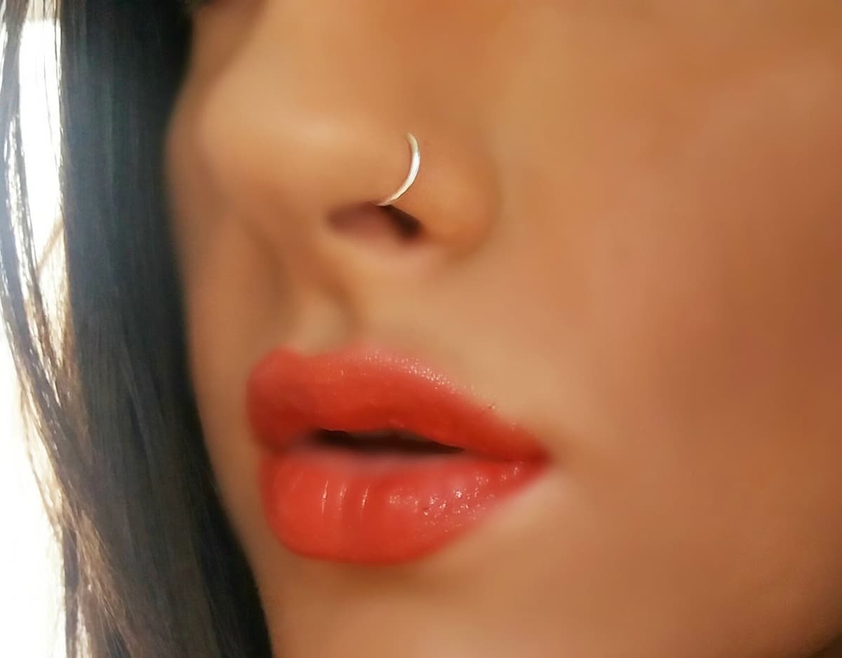 Briana Williams Fake Nariz Anillos Hoop-20G 18G 16G Nariz Aro Anillo 6mm/8mm/10mm/12mm Nariz Piercing Labio Septum Anillo Arete Faux Joyería Piercing del Cuerpo 6 Piezas — view 7