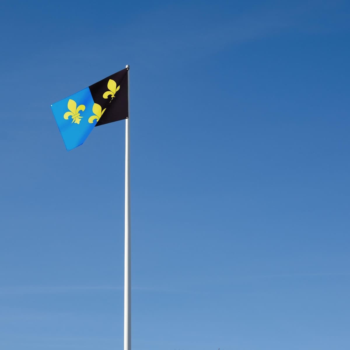 Runesol Cornwall Flag - 91x152cm, 3ft x 5ft, Cornish Flag, 4 Grommets, Eyelet in Every Corner, Premium Quality, Inside & Outside Use, Vivid Colours — view 191