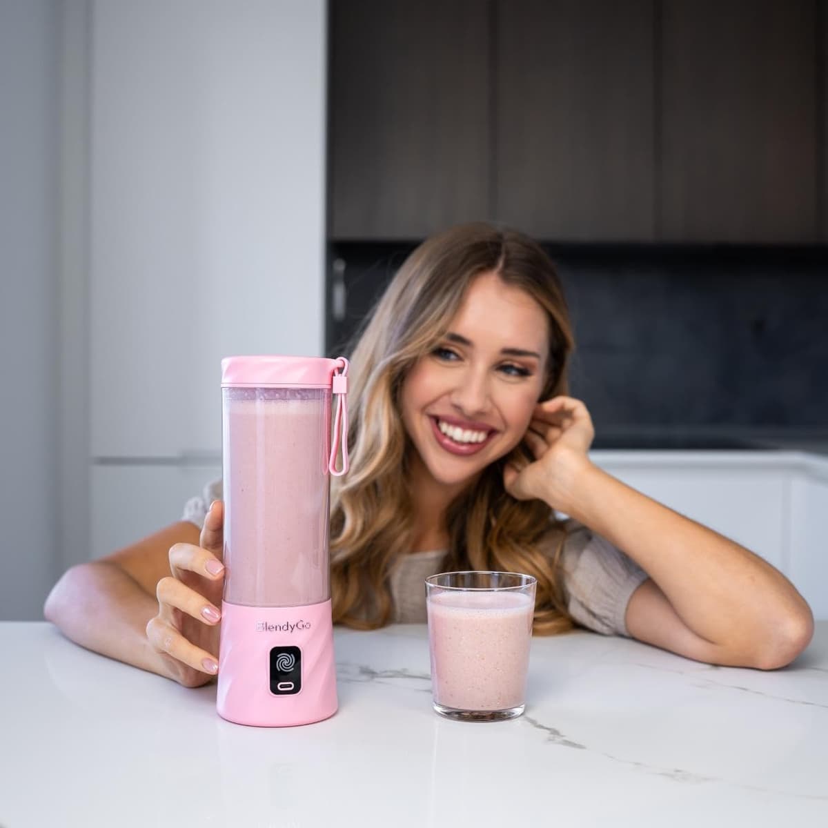 Batidora BlendyGo 3, batidora de vaso portátil, blender recargable por USB, ideal para smoothies, batidos y batidos de proteínas, mexzclador portátil potente, 500 ml (Lavanda) — view 4