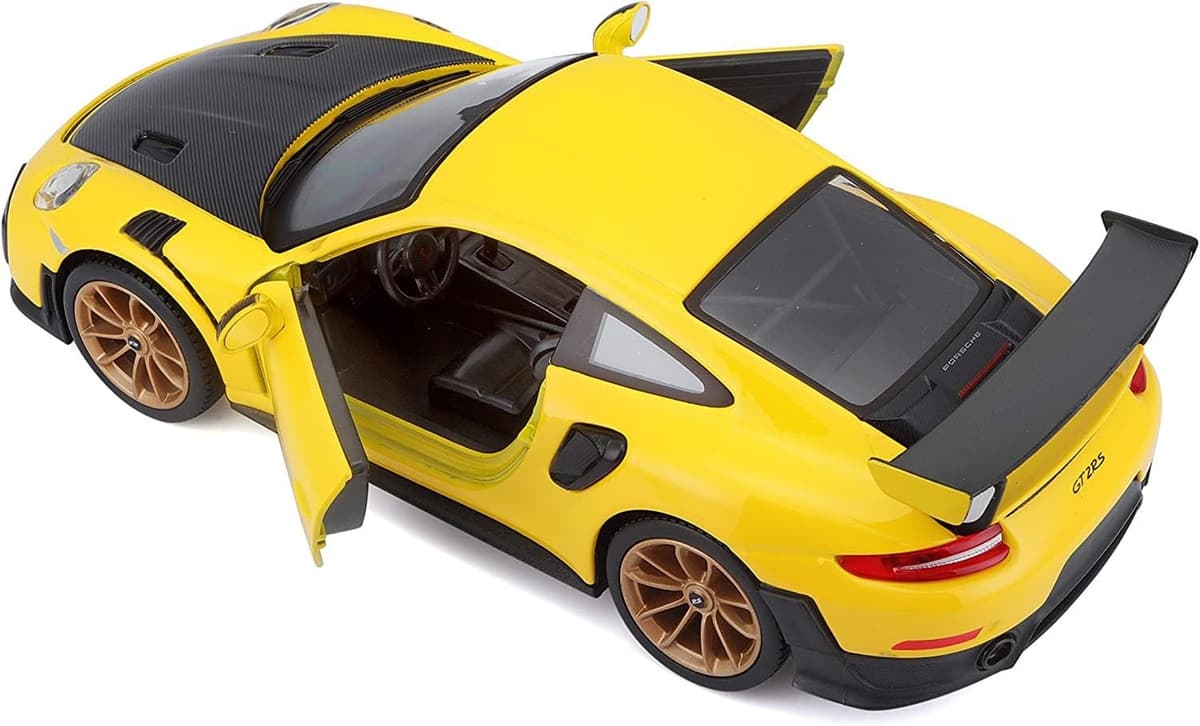 Bburago - Porsche 911 GT2 RS - Maqueta Realista de Coche a Escala 1:24, Licencia Oficial Porsche, Edad Recomendada 3+ años — view 3