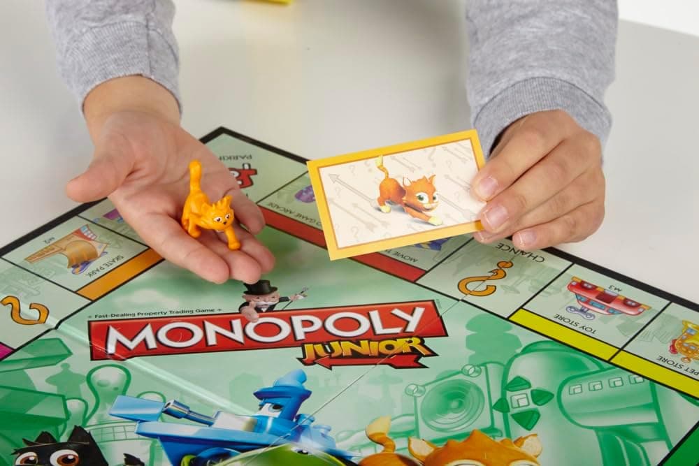 Monopoly Junior Game, Monopoly Board Game for Kids, Family Game for 2-4 Players, Multicolor JUNIOR Single — view 3