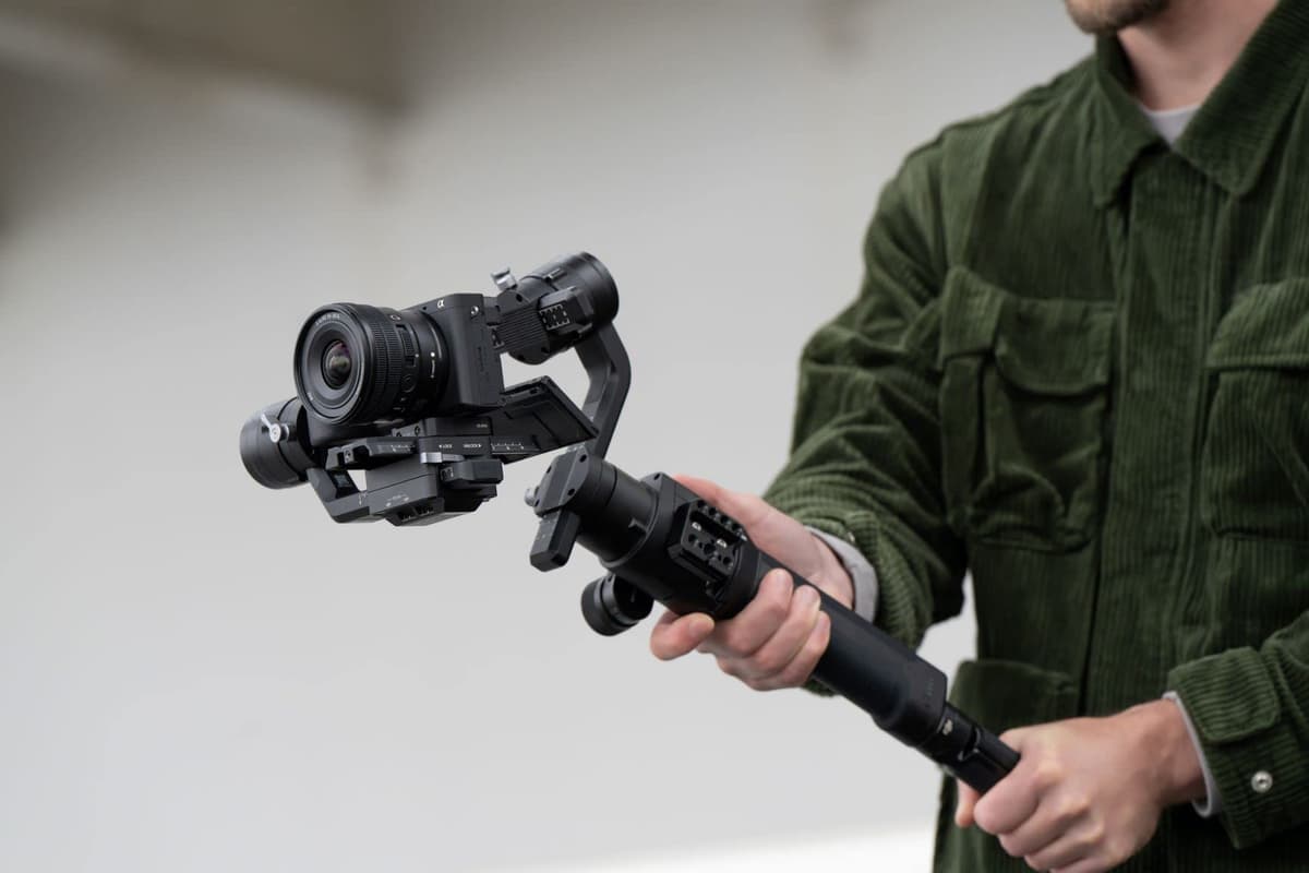 Sony E PZ 10-20 mm F4 G - Objetivo Zoom motorizado APS-C (SELP1020G) — view 4