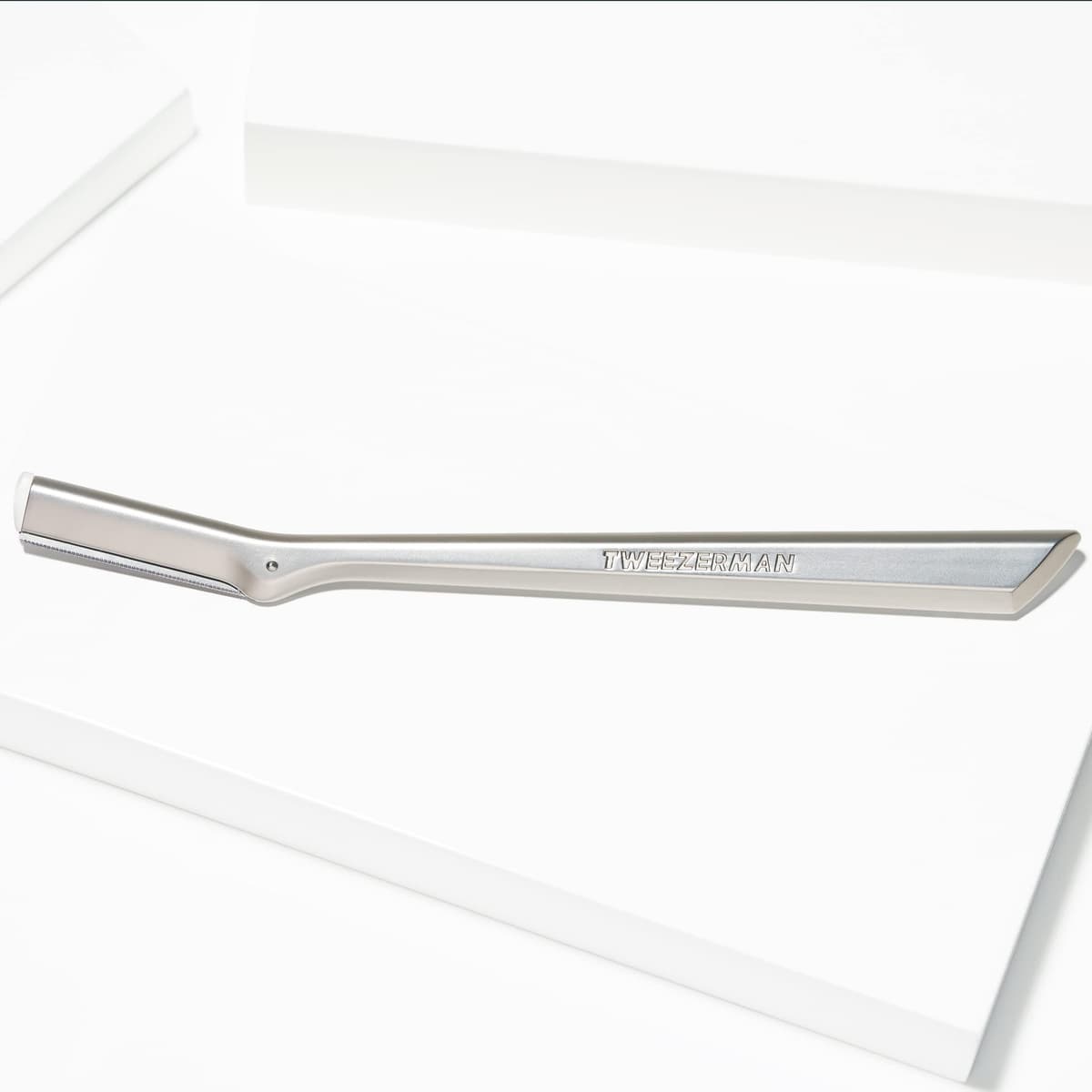 TWEEZERMAN Afeitadora facial (eliminación precisa del vello facial con hoja de acero inoxidable, para rostro y cejas) — view 4