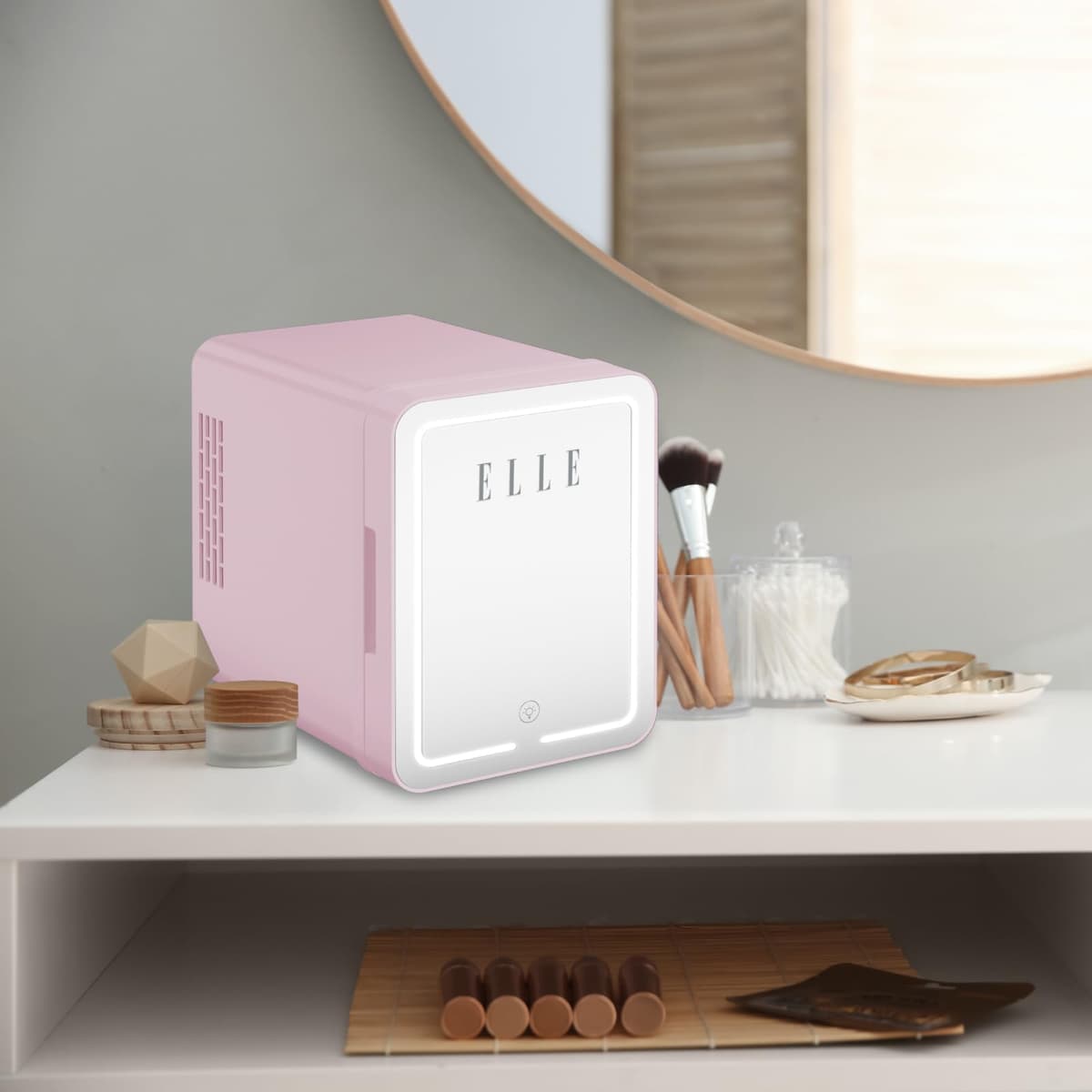ELLE Mini Cooler with LED Makeup Mirror 4L Portable Cooler Pink (Pink) — view 4