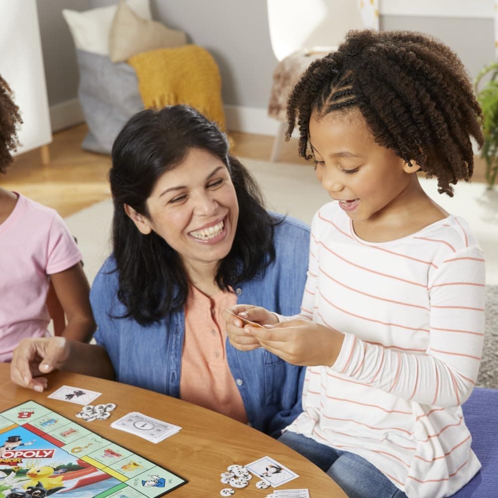 Monopoly Junior Game, Monopoly Board Game for Kids, Family Game for 2-4 Players, Multicolor JUNIOR Single — view 4