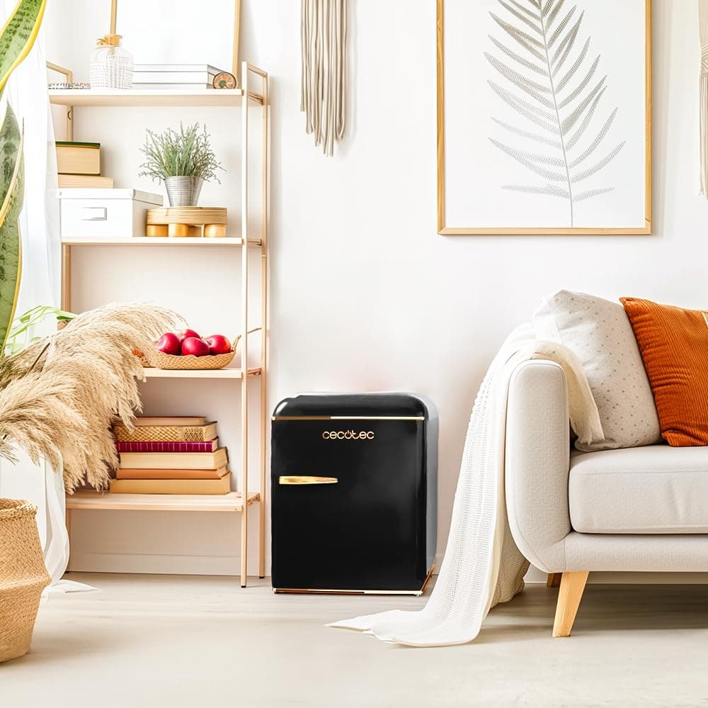 Cecotec Nevera Pequeña Frigorífico Retro Sobremesa 45L Bolero CoolMarket TT Origin 45 Black E. 55cm de Alto y 44,7cm de Ancho, Clase Energética E, Icebox y Tirador Cromado, Negro — view 3