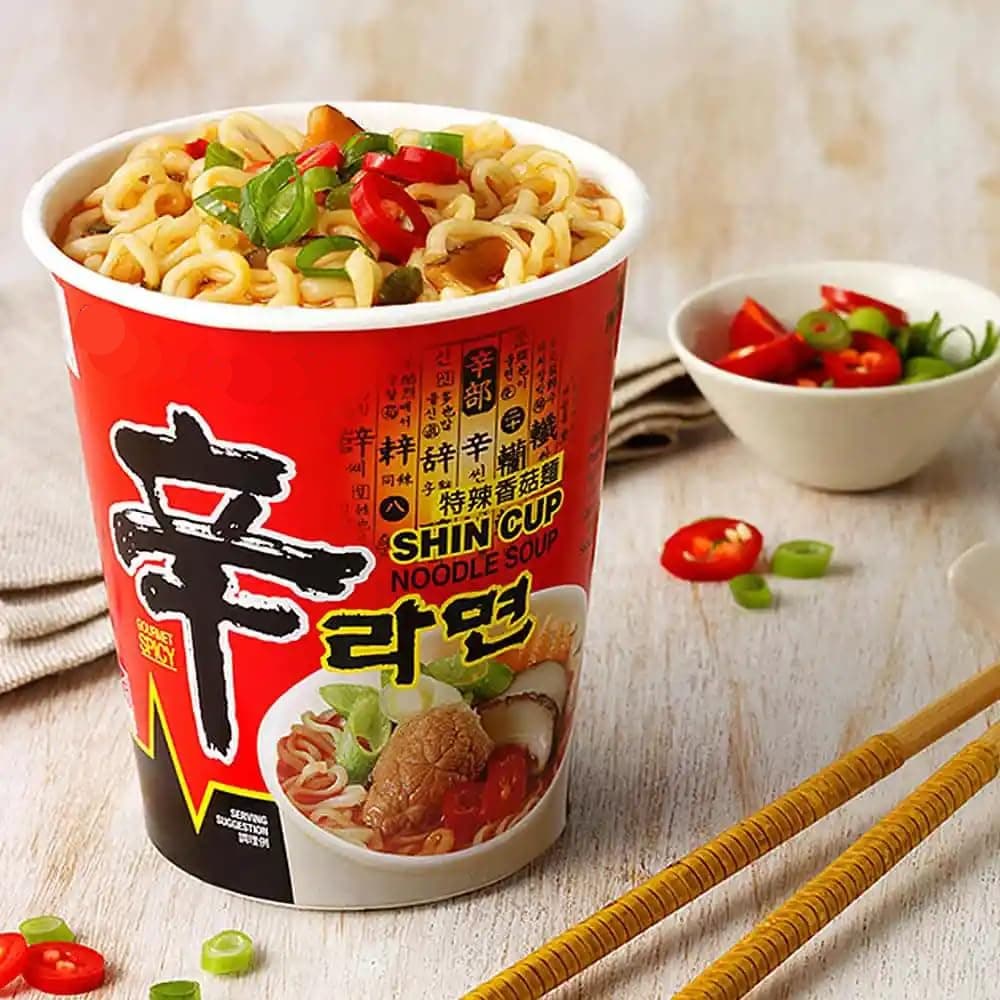 YIJIA | Pack 12 X 68g Ramen Coreano Cup Noodles | Shin Ramyun | Nong shim — view 3