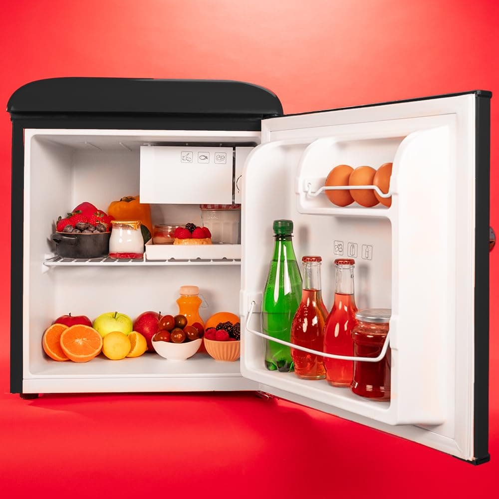Cecotec Nevera Pequeña Frigorífico Retro Sobremesa 45L Bolero CoolMarket TT Origin 45 Black E. 55cm de Alto y 44,7cm de Ancho, Clase Energética E, Icebox y Tirador Cromado, Negro — view 4