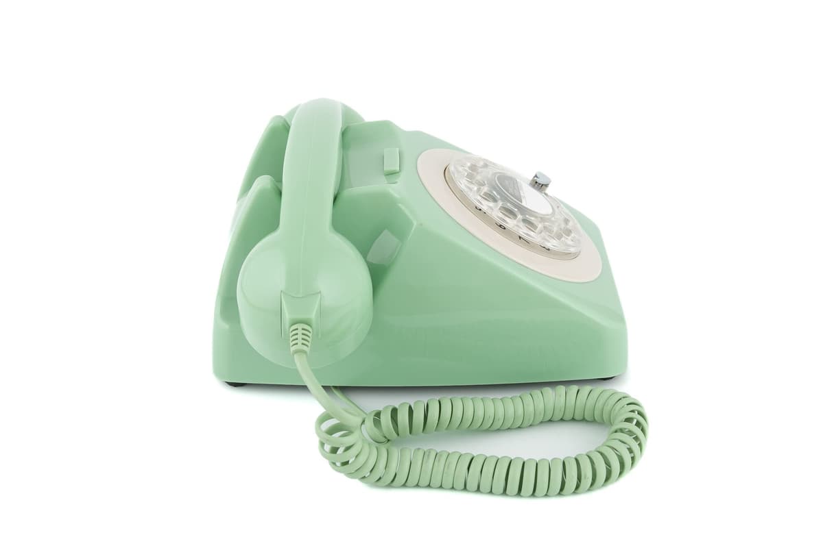 GPO 746 Teléfono fijo de disco con estilo retro de los años 70 - Cable en espiral, Timbre auténtico - Verde menta — view 4