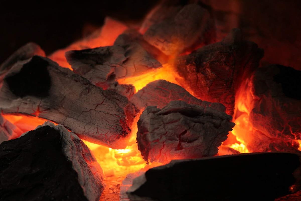 Big K Chilla-Grilla Restaurant Grade Charcoal, 12kg Bag Lumpwood Charcoal — view 4