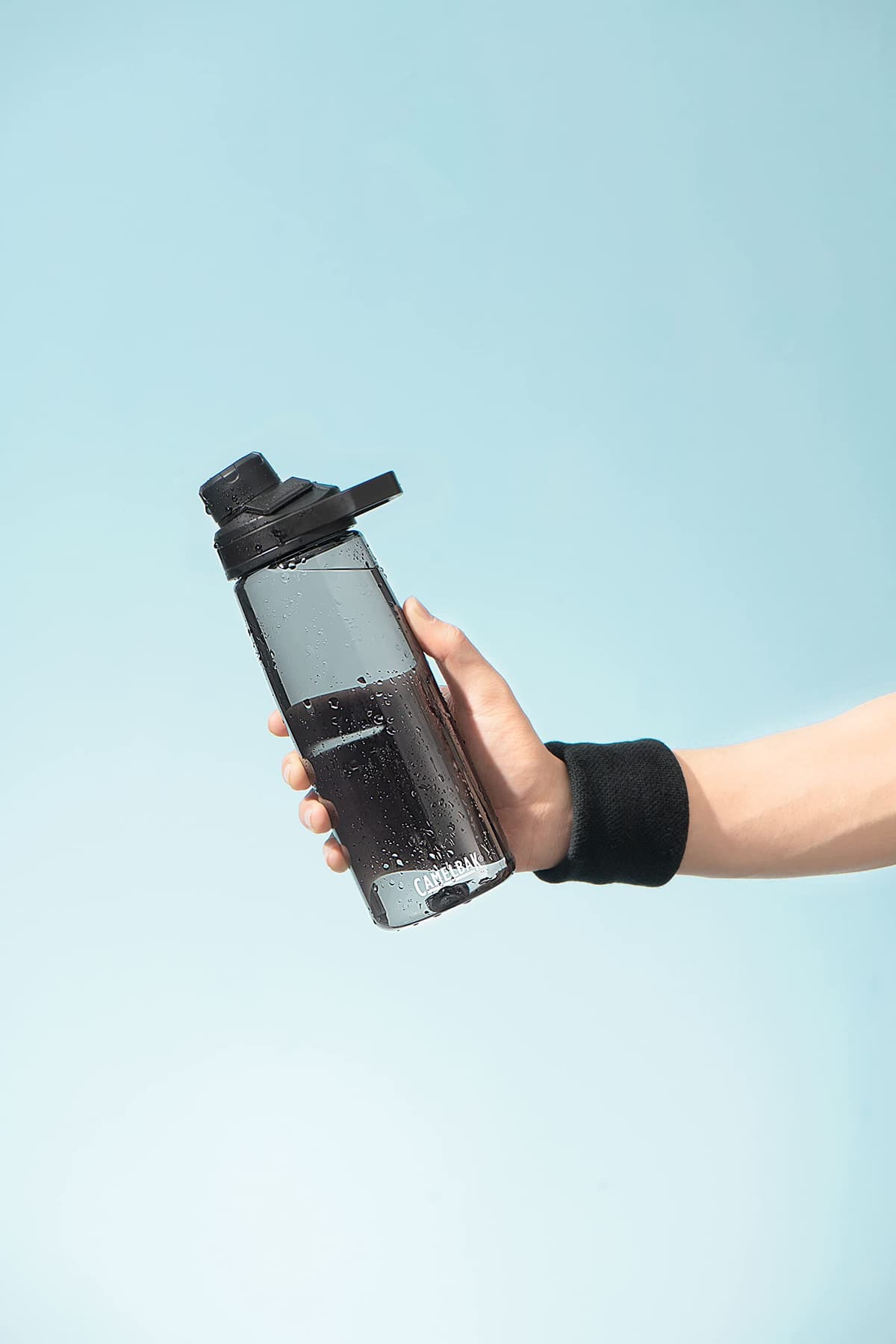 CamelBak Chute Mag Water Bottle with Magnetic Leak‑Resistant Cap, Lightweight Tritan Design for Everyday Hydration, 25oz, Clear — view 2