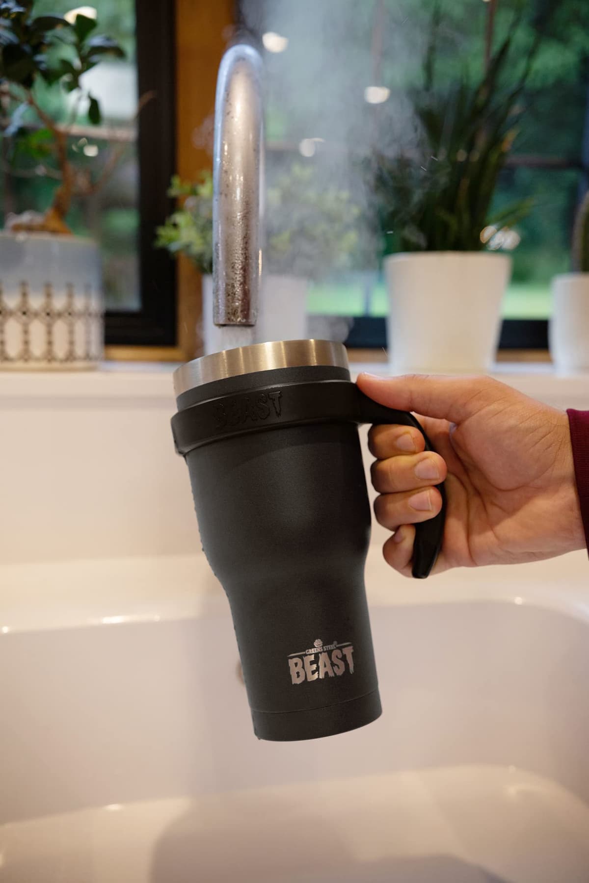 Greens Steel Beast Tumbler – 900 ml (30 oz), Negro Mate | Vaso de acero inoxidable reutilizable con aislamiento al vacío | con 2 pajitas y cepillo de limpieza | Termo de viaje de doble pared — view 9