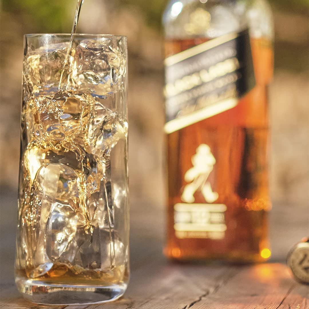 Johnnie Walker Black label, Whisky escocés blended 12 años, 700 ml — view 5