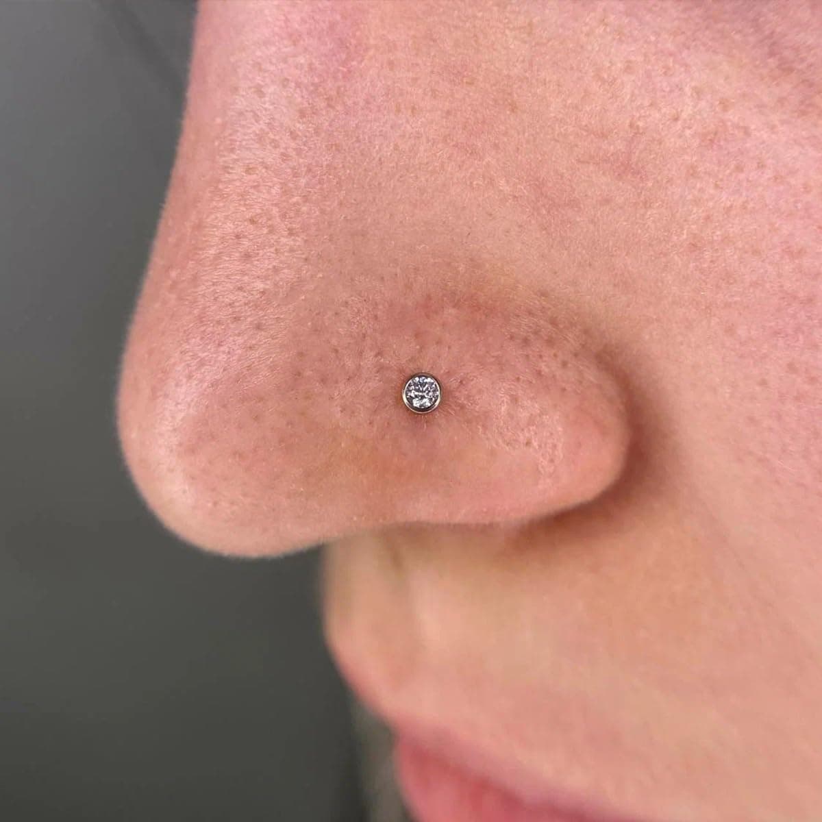 AVYRING Nose Rings Hypoallergenic Stainless Steel L-Shaped Nose Stud Screws with Cubic Zirconia Nose Piercing Jewellery 22G 20G 18G, Pack of 18 Pieces or 24 Pieces — view 5