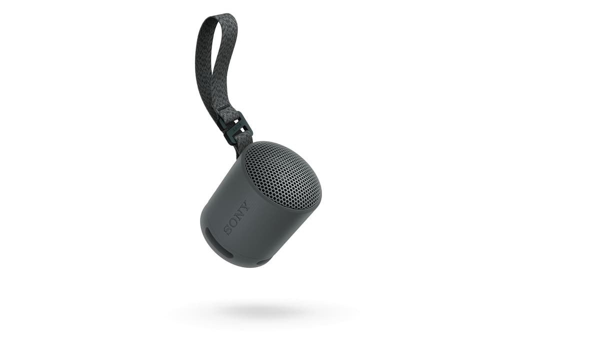 Sony Altavoz Bluetooth SRS-XB100, Ligero, Compacto, Altavoz Resistente al Agua y al Polvo IP67, hasta 16 h de batería, Correa Adaptable, Negro — view 2