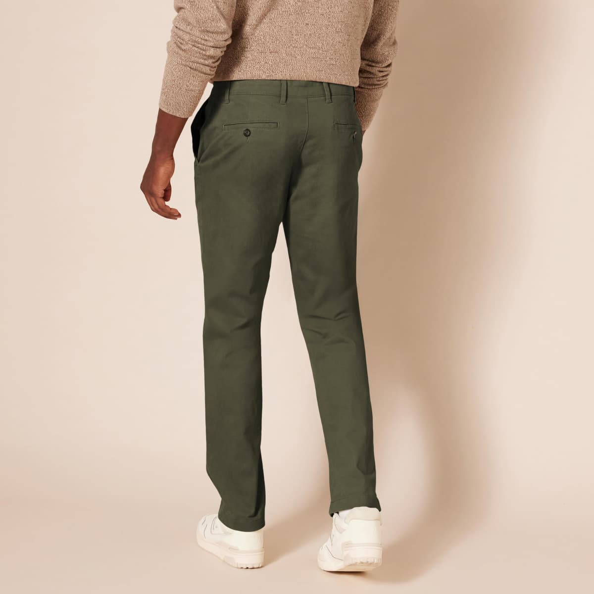 Amazon Essentials Pantalones Informales de Estilo Chino, Elásticos y de Corte Ajustado Hombre — view 2