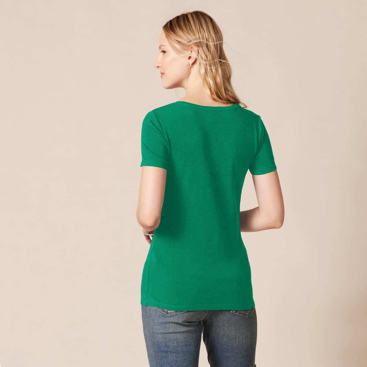Amazon Essentials Women's Regular-Fit Short-Sleeve T-Shirt (Crewneck and V-Neck Options), Multipacks — view 390
