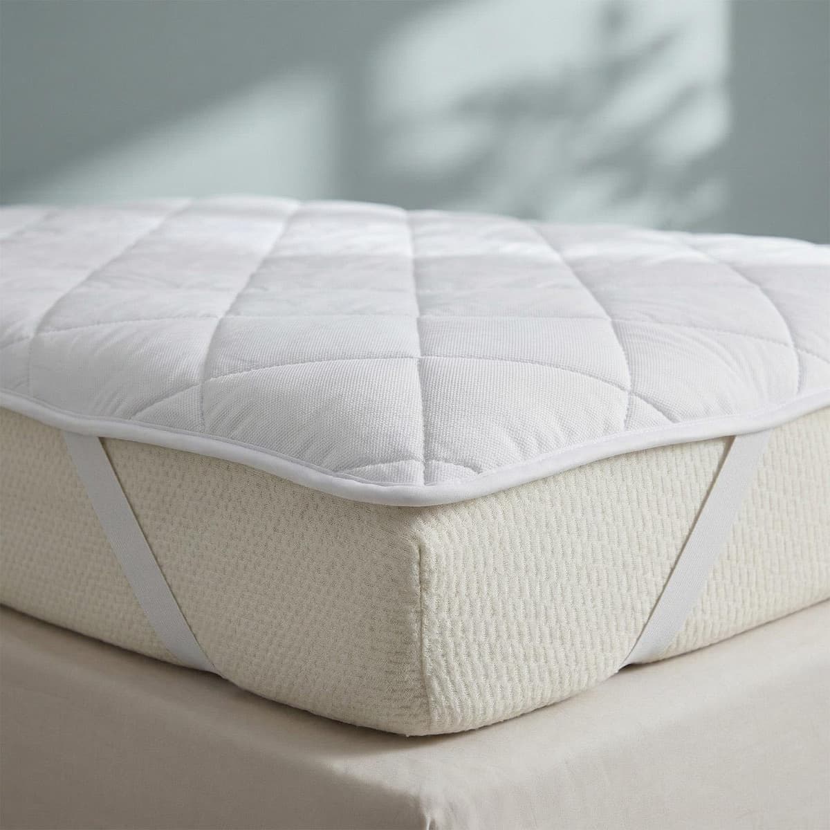 HOMESCAPES Cooling Cot Mattress Topper 60x120cm Set of 2 – Cool Touch Breathable Quilted Cot Mattress Pads for Baby & Toddler, Corner Straps, Washable, OEKO-TEX® Standard 100 Certified — view 5