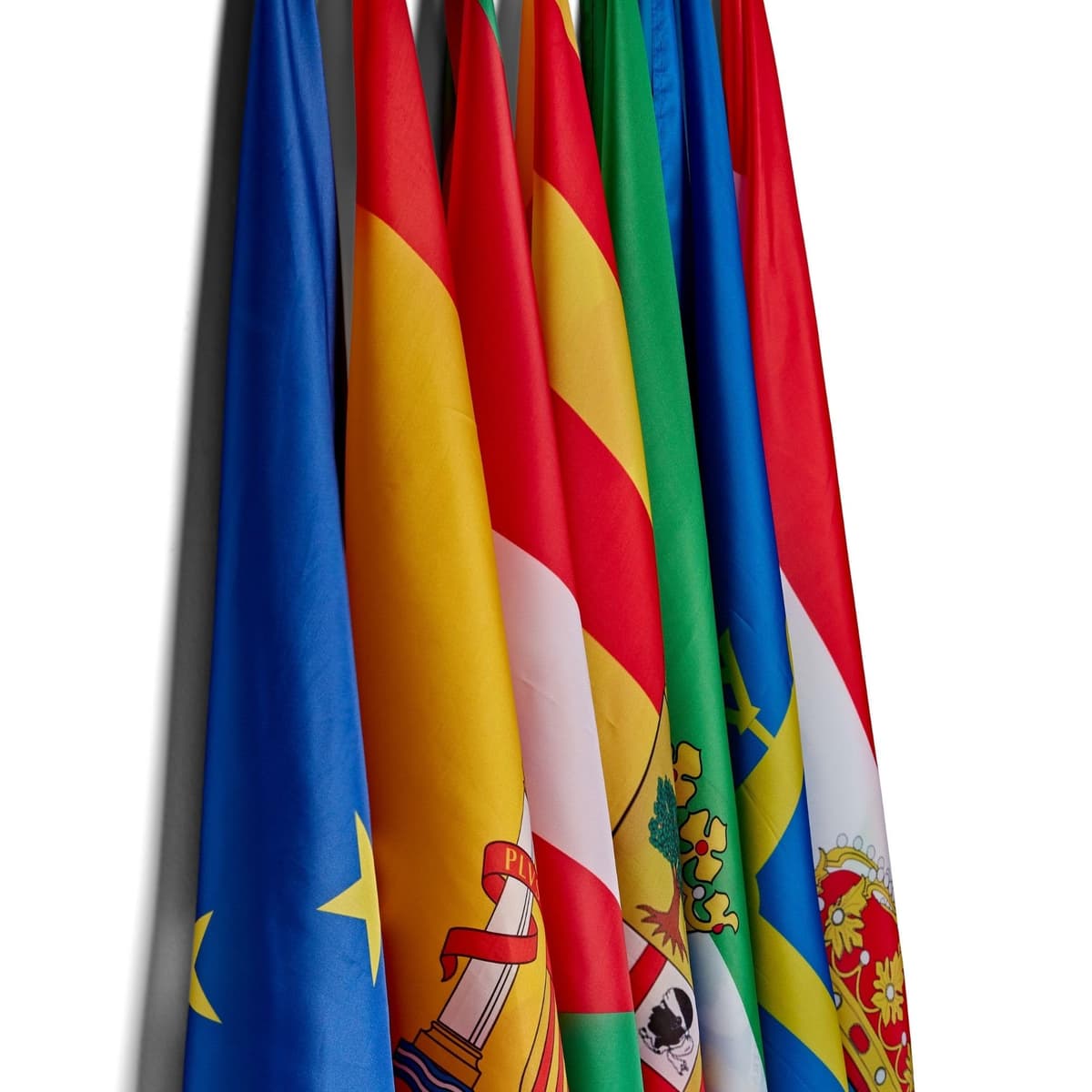Runesol Cornwall Flag - 91x152cm, 3ft x 5ft, Cornish Flag, 4 Grommets, Eyelet in Every Corner, Premium Quality, Inside & Outside Use, Vivid Colours — view 696