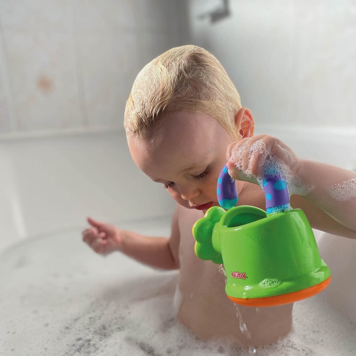 Nuby Fun Watering Can Baby Bath Toy - Easy Hold Handle | Outdoor Play | Suitable from 6 Months (Green) — view 5