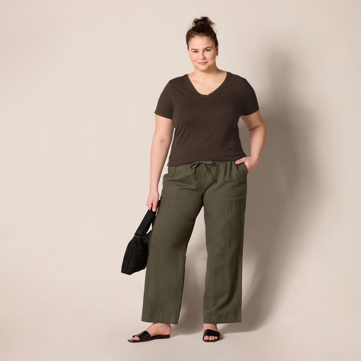 Amazon Essentials Women's Regular-Fit Short-Sleeve T-Shirt (Crewneck and V-Neck Options), Multipacks — view 296
