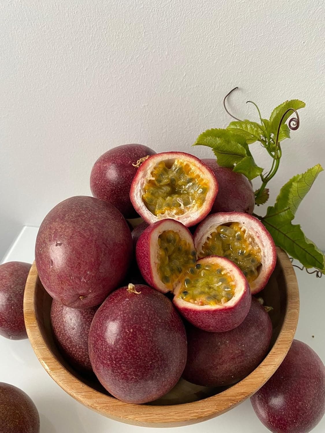 Vitalem – Maracuyá Fresca 1kg (8-12 piezas) | Fruta de la Pasión | Fruta Tropical 100% Natural y Sostenible | Cultivo Local Málaga | Passion Fruit Ideal para Smothies, Batidos y Yogurt — view 2