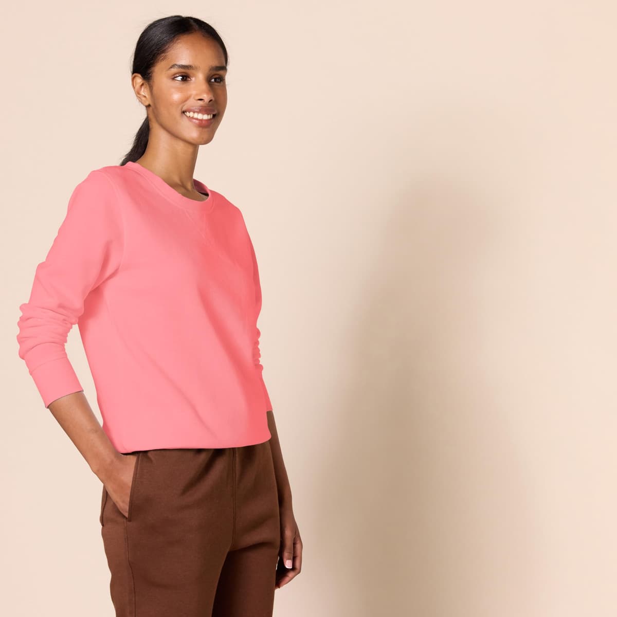 Amazon Essentials Mujer Sudadera con Cuello Redondo de Forro Polar (Disponible en Tallas Grandes) — view 42