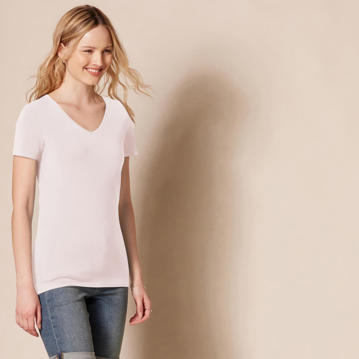 Amazon Essentials Women's Regular-Fit Short-Sleeve T-Shirt (Crewneck and V-Neck Options), Multipacks — view 276