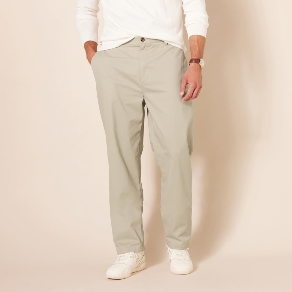 Amazon Essentials Men's Classic-Fit Wrinkle-Resistant Flat-Front Chino Trousers (Available in Big and Tall) — view 5