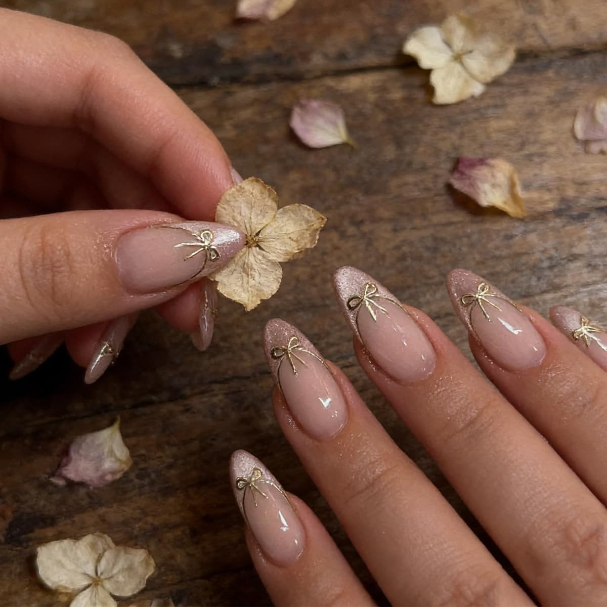 24 Uñas de Gel Suave Autoadhesivas, Diseño de Ojo de Gato, Color Rosa, Forma de Almendra, Falsas Autoadhesivas, Pegajosas, Uñas con Punta — view 5