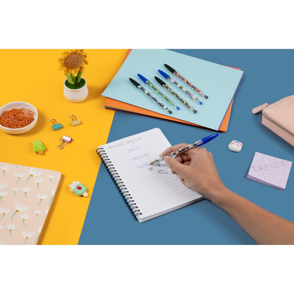 BIC Cristal Decors Kawaii Bolígrafos de Punta Media (1,00 mm), Tinta Azul y Negra - Diseños Kawaii Surtidos, Pack de 8 — view 9