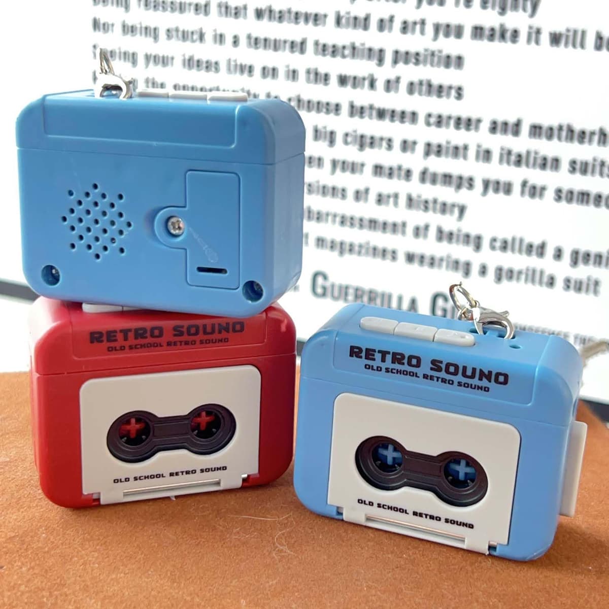 1PCS Retro Recorder Key Ring Funny Music Box Pendant Charm Recordable Tape Recorder Keychain Gift,5.5 * 4.1 * 2.2cm — view 5