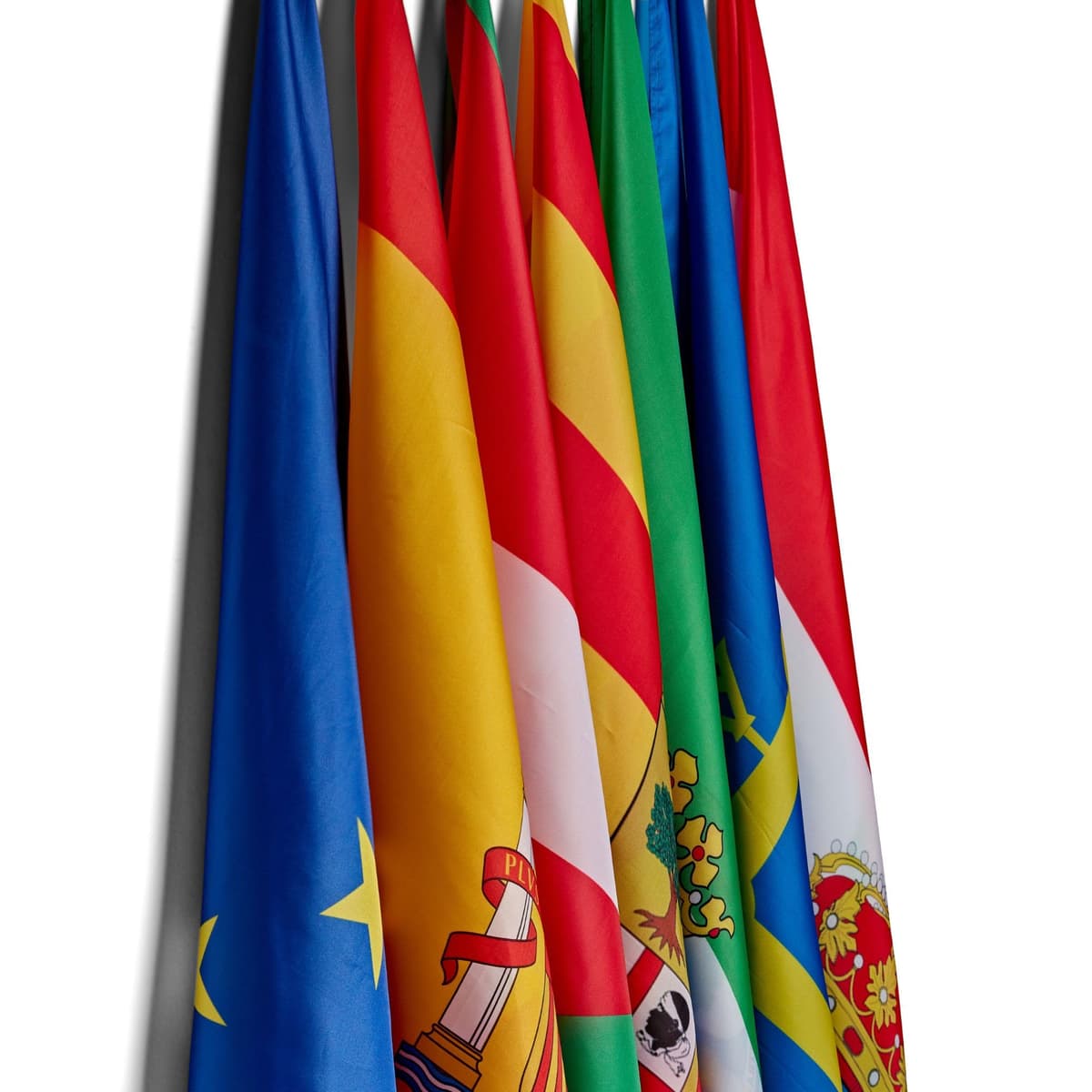 Runesol Cornwall Flag - 91x152cm, 3ft x 5ft, Cornish Flag, 4 Grommets, Eyelet in Every Corner, Premium Quality, Inside & Outside Use, Vivid Colours — view 132