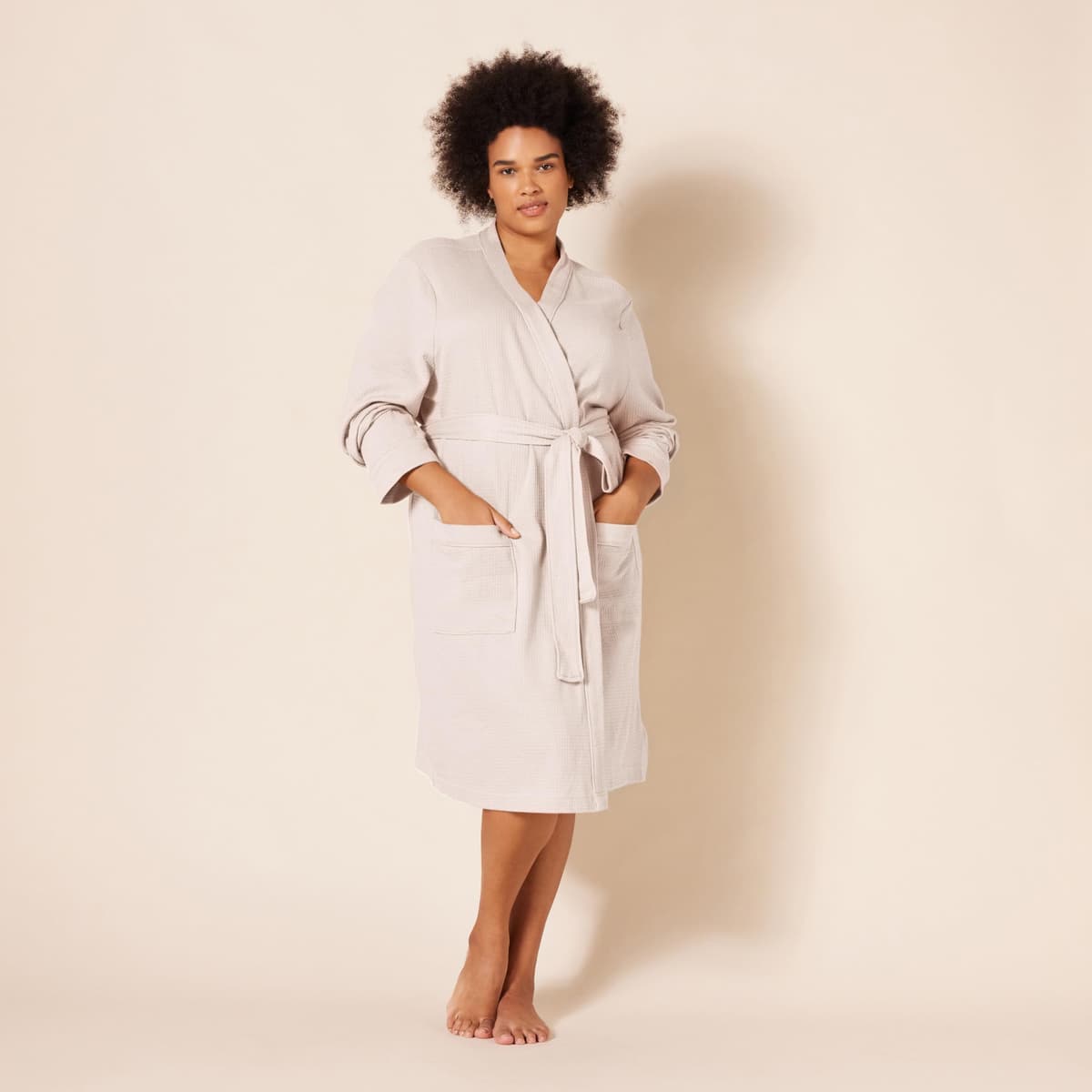 Amazon Essentials Women's Lightweight Waffle Mid-Length Robe (Available in Plus Size) — view 5