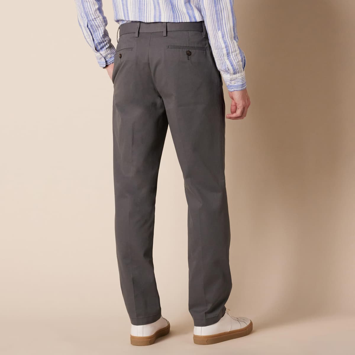 Amazon Essentials Men's Straight Fit Wrinkle-Resistant Flat-Front Casual Chino Trousers — view 2