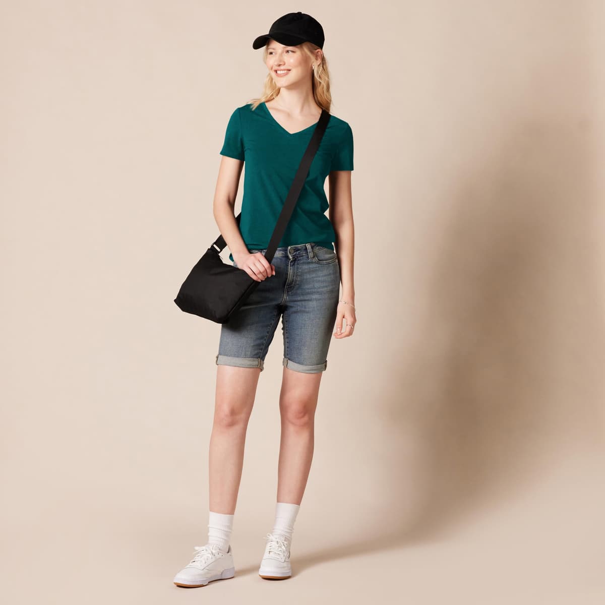 Amazon Essentials Women's Regular-Fit Short-Sleeve T-Shirt (Crewneck and V-Neck Options), Multipacks — view 213