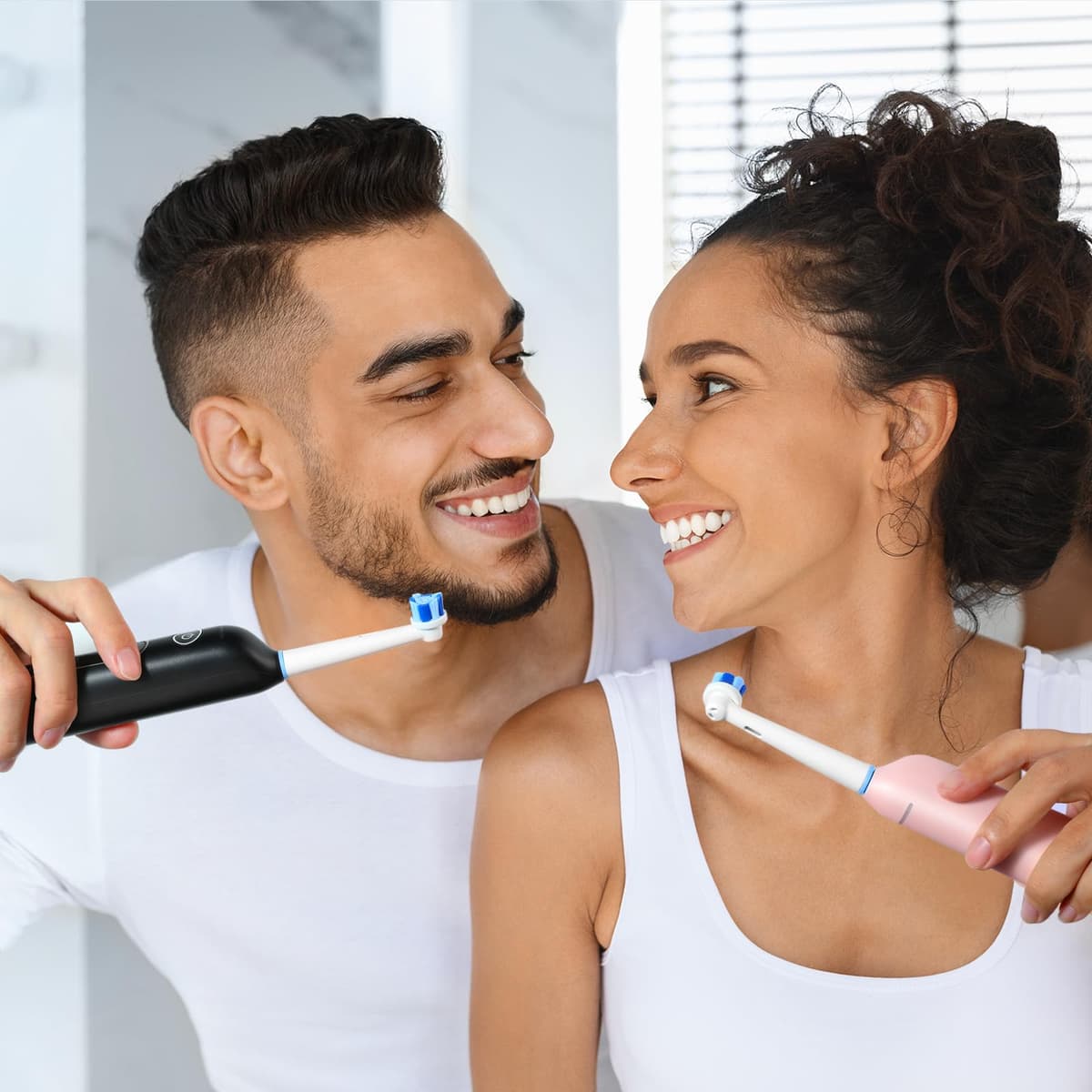 Bitvae Cepillo de Dientes Eléctrico Giratorio, 2 Paquetes para Adultos con Sensor de Presión, Regalos para Hombres Y mujeres, 5 Modos de Cepillo de Dientes Recargable con 8 Cabezales de Cepillo, Negro — view 5