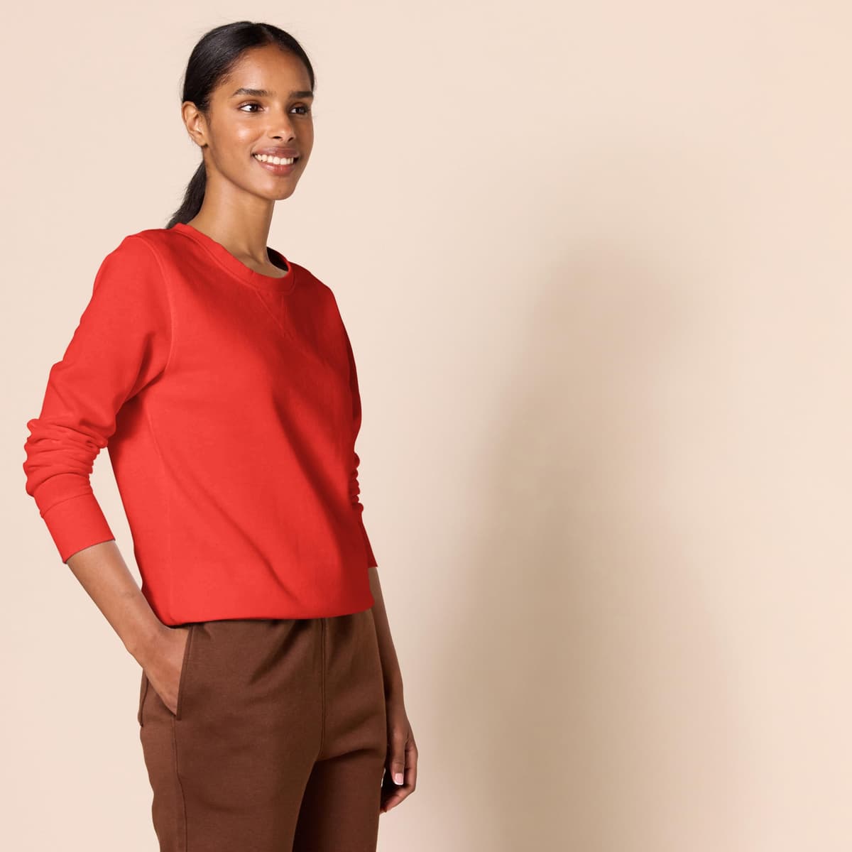 Amazon Essentials Mujer Sudadera con Cuello Redondo de Forro Polar (Disponible en Tallas Grandes) — view 18
