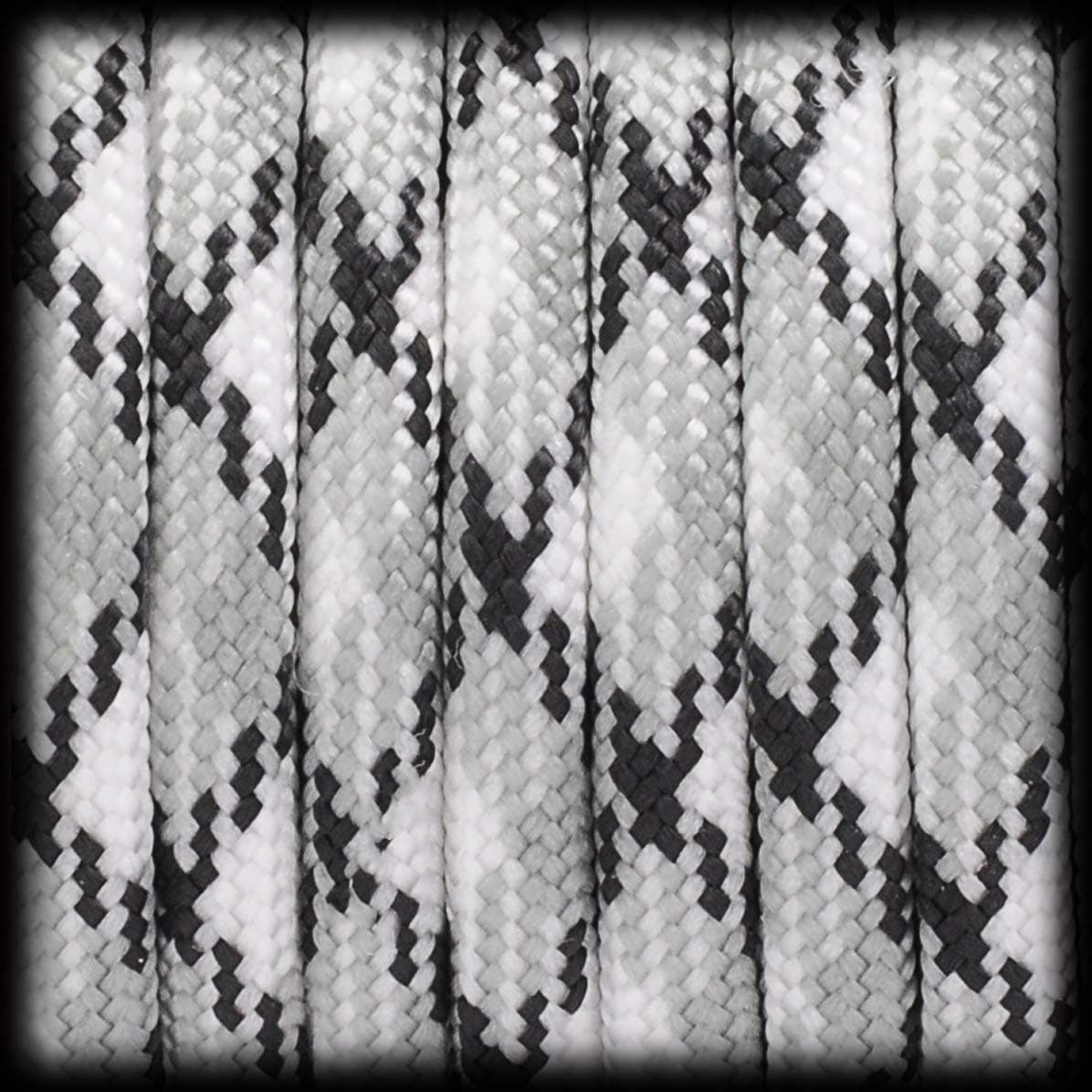 Ganzoo Paracord 550 Tipo 3 Cuerda 4 mm Negro Rojo, 30 m, 7 hebras internas, Funda Poliester/Nylon, Lavable y Ligera, para Pulseras, llaveros, Collar y Correa de Perro, Camping y Bricolaje — view 88