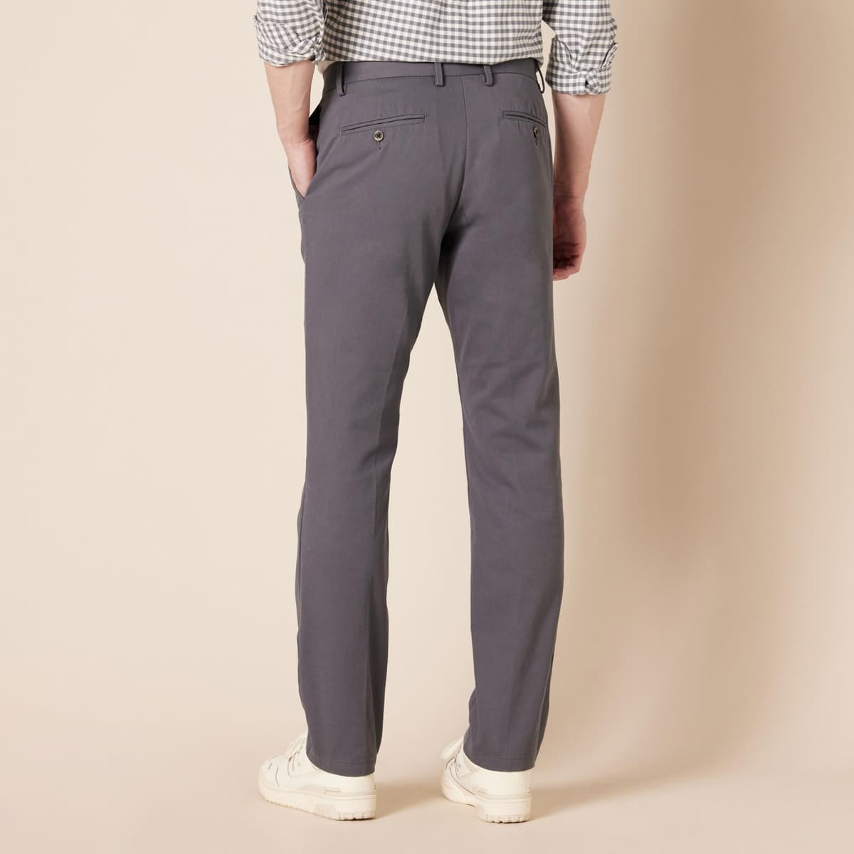 Amazon Essentials Men's Slim Fit Wrinkle-Resistant Flat-Front Work Chino Trousers — view 2