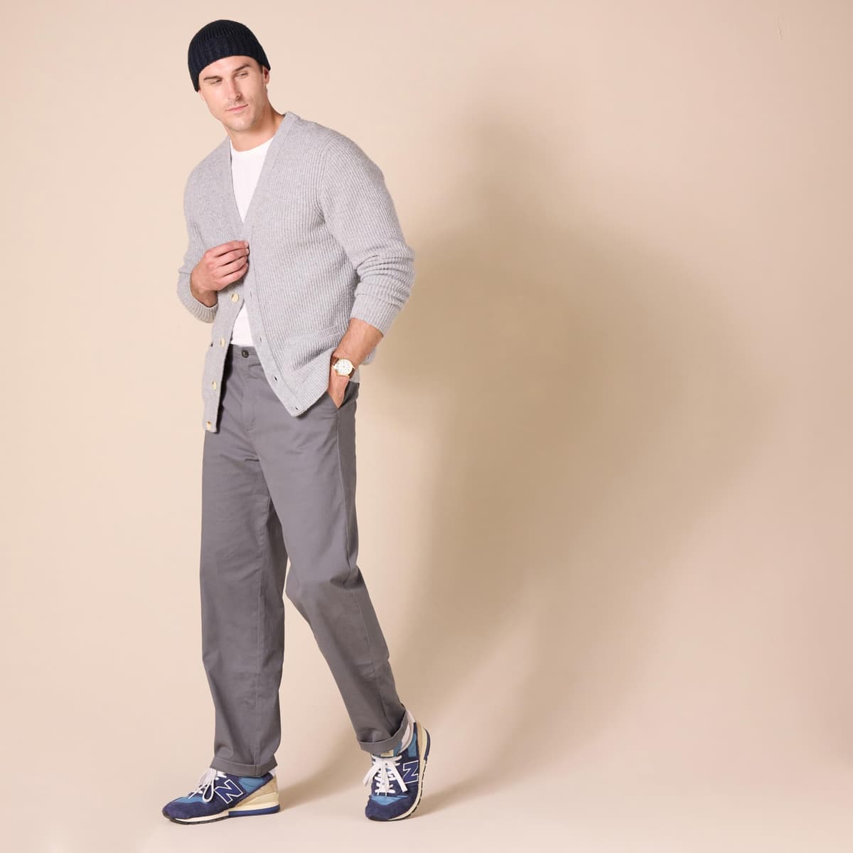 Amazon Essentials Men's Classic-Fit Casual Stretch Chino Casual Trousers — view 7