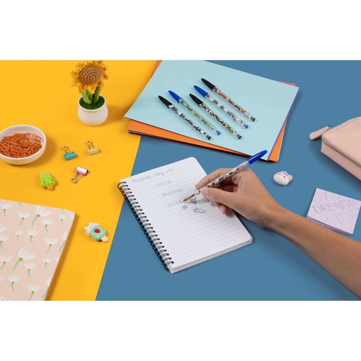 BIC Cristal Decors Kawaii Bolígrafos de Punta Media (1,00 mm), Tinta Azul y Negra - Diseños Kawaii Surtidos, Pack de 8 — view 8