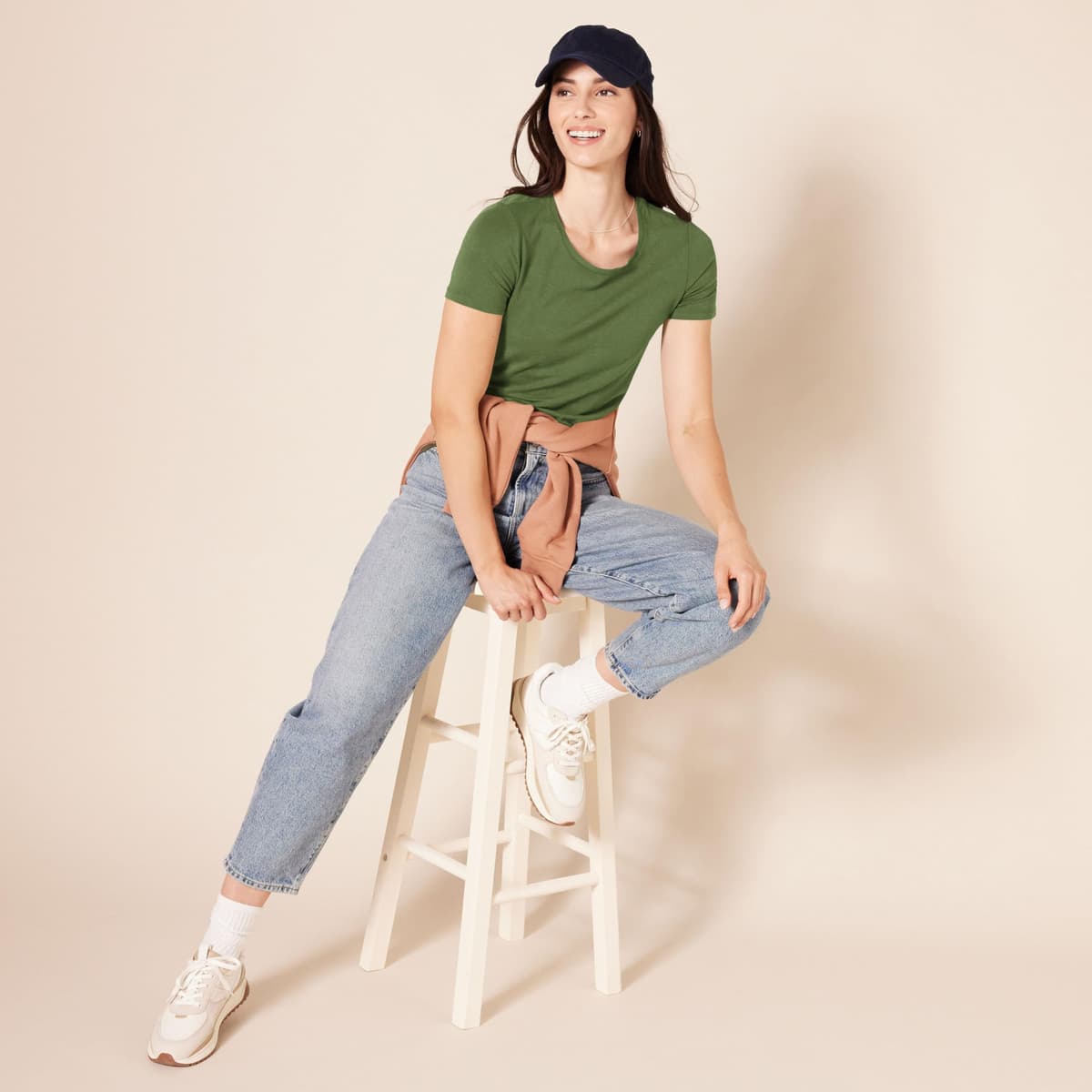 Amazon Essentials Camiseta de Manga Corta y Corte Estándar (Opciones de Cuello Redondo y Cuello en V) Mujer, Paquetes Múltiples — view 5