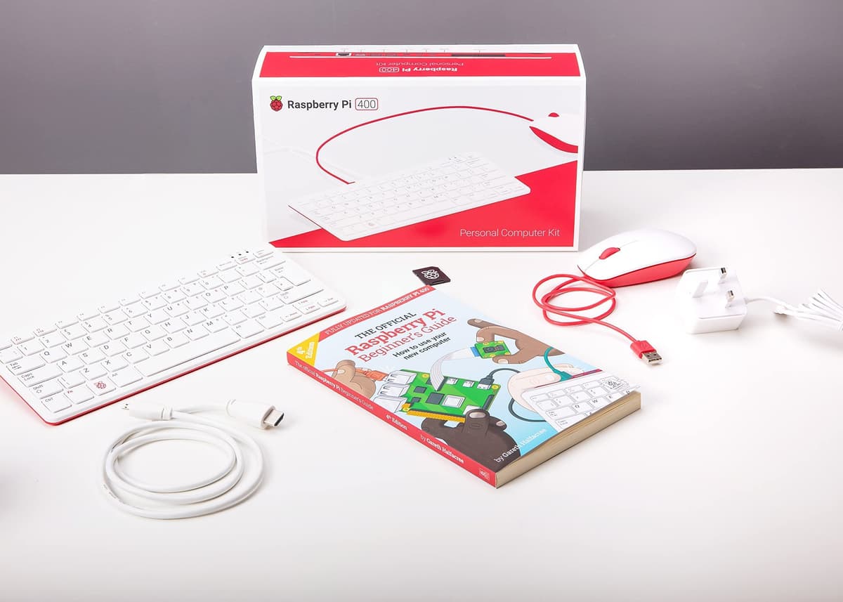 Raspberry Pi 400 Desktop Computer Kit (UK layout) — view 4
