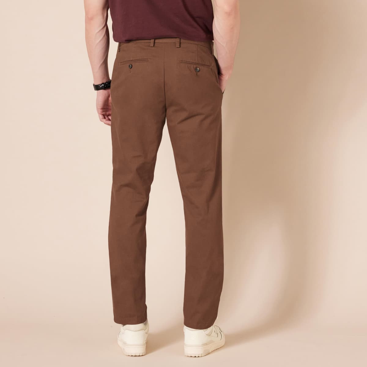 Amazon Essentials Men's Slim Fit Wrinkle-Resistant Flat-Front Work Chino Trousers — view 2